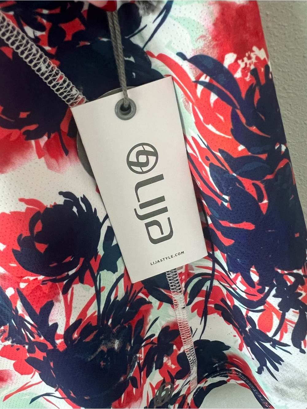 Lija Women’a Floral Pattern Golf Skirt Size Medium - Picture 5 of 9